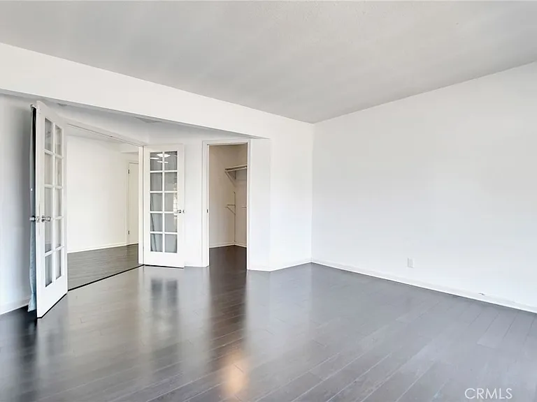 1015 E Walnut Ave — Photo 10