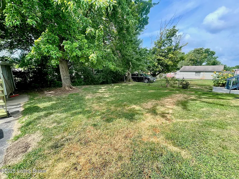 4800 Libby Ln — Photo 2