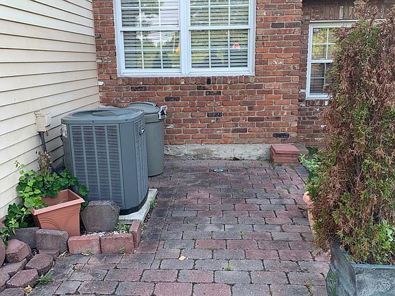 4th image of 6 Revere Ln APT C