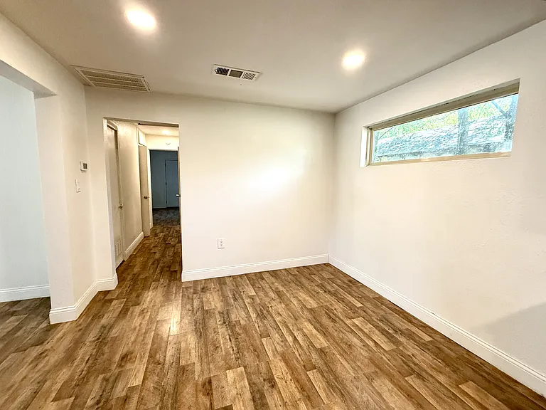 560 10th Ave NW — Photo 10