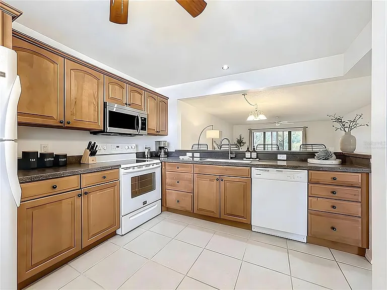 434 Palm Tree Dr #434 — Photo 9