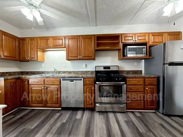 2068 S 18th St #2, Lincoln, NE 68502