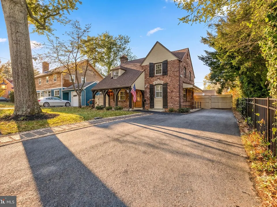 63 Academy Rd