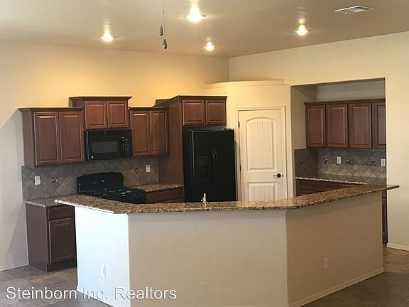 3rd image of 4067 Bella Sierra Ct