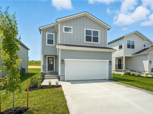 709 Glenn Cir, Raymore, MO 64083