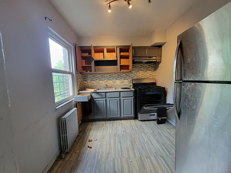 60 Crawford St #14E — Photo 1
