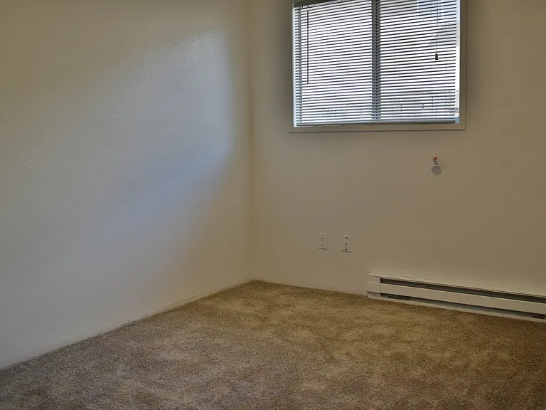 Beverly Ann Apartments — Photo 13