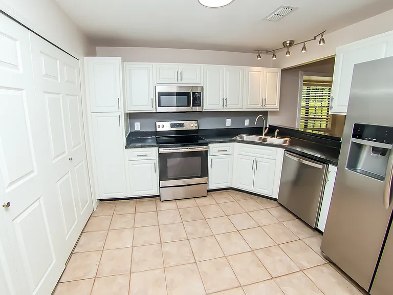 5100 Burchette Rd #3300 — Photo 6