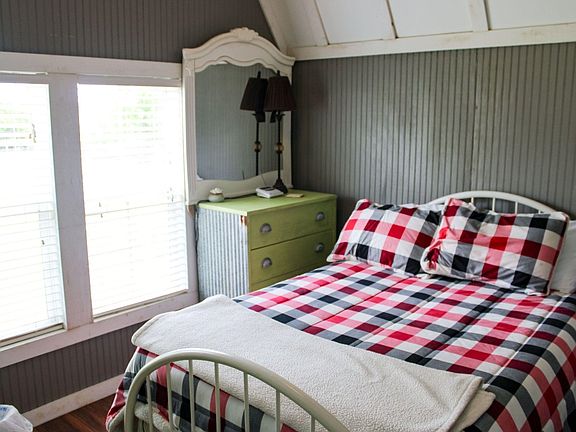 5th image of 264 Lakeshore Rd #264