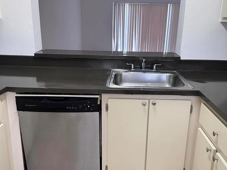 417 Palm Cir E #417 — Photo 5