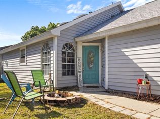 121 Edgewater Cir, Sanford, FL 32773