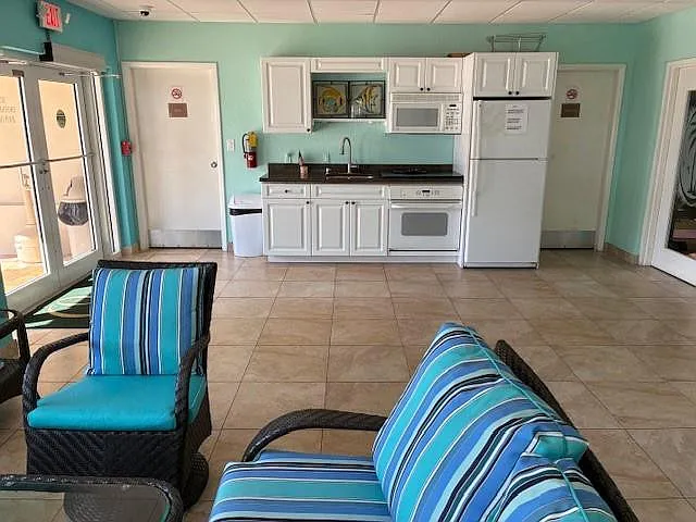 133 N Pompano Beach Blvd #209 — Photo 36