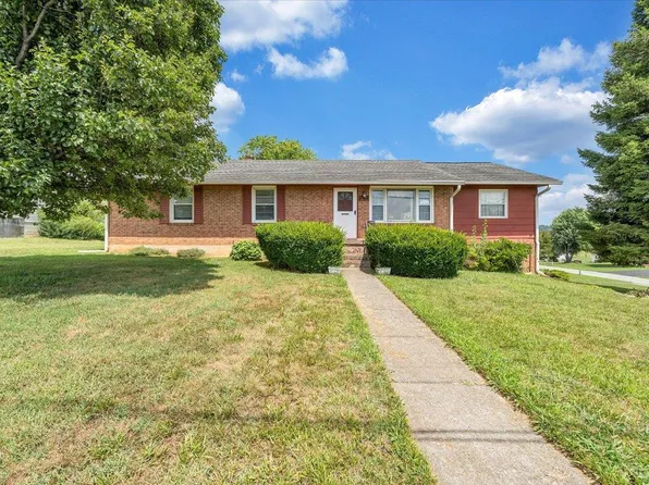 3705 Hawley Dr, Salem, VA 24153