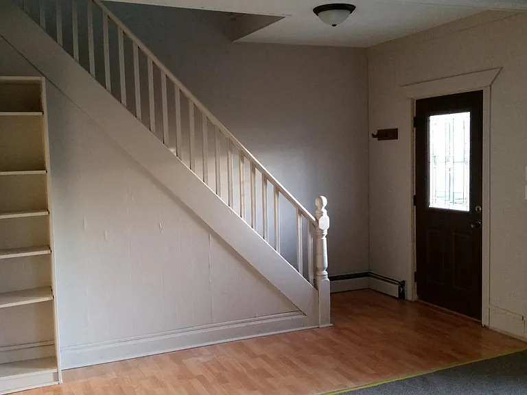109 E Ash Ave — Photo 4