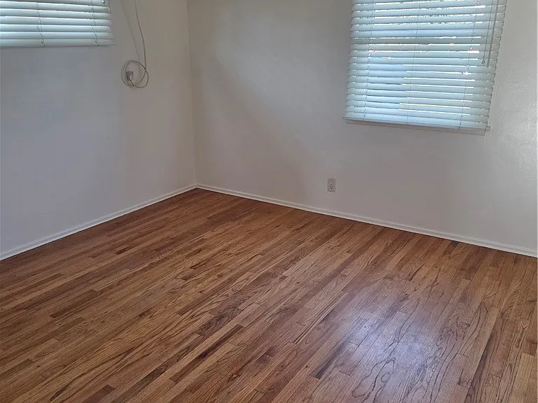 121 N Baymar Ave — Photo 11