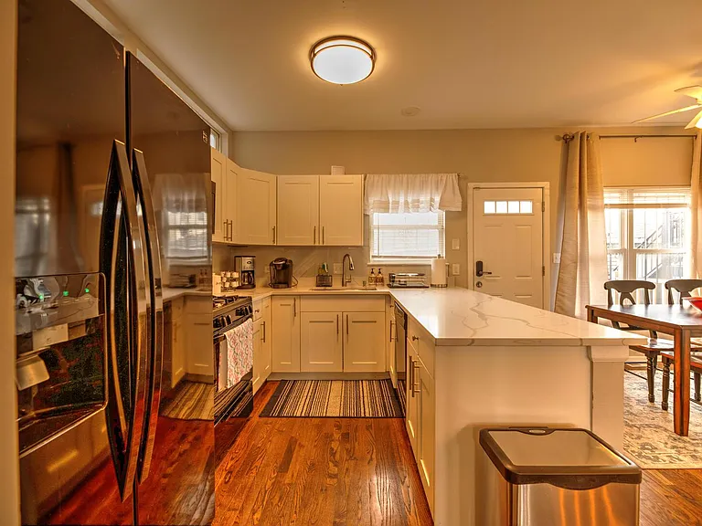 2718 W Washington Blvd — Photo 5