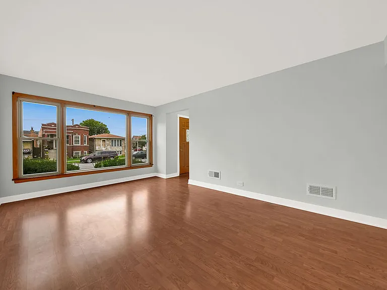 6354 S Austin Ave — Photo 5
