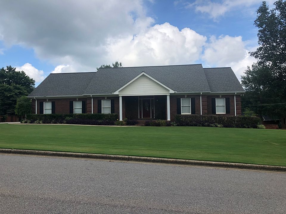 Great yard on corner lot 