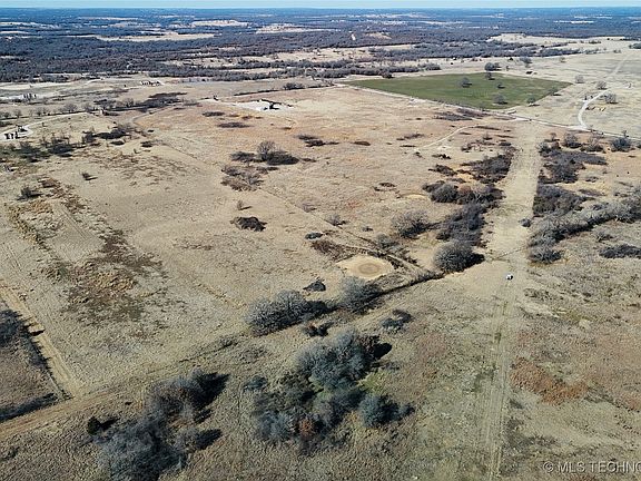 2nd image of 2 Holiday Rd