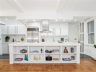 Sold by Avenue Sotheby's International Realty