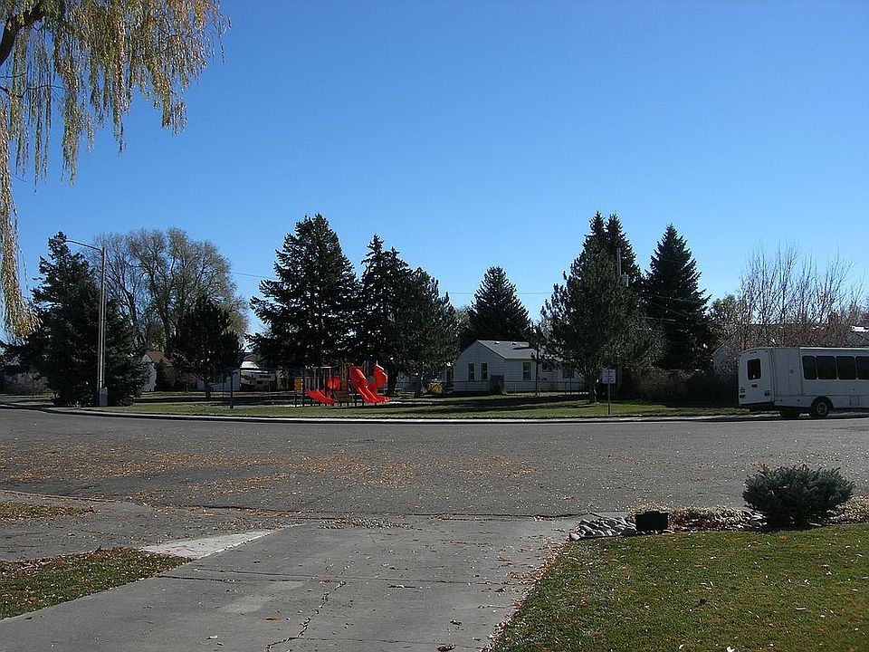 1st image of 1095 Vine Ave