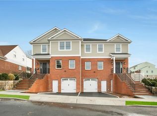 44 Lakeview Ave, West Harrison, NY 10604