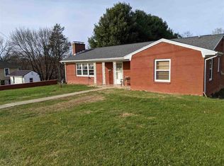 409 Sterling St, Staunton, VA 24401
