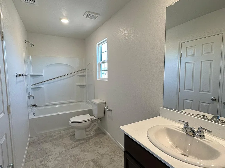 2677 Piroli St — Photo 7