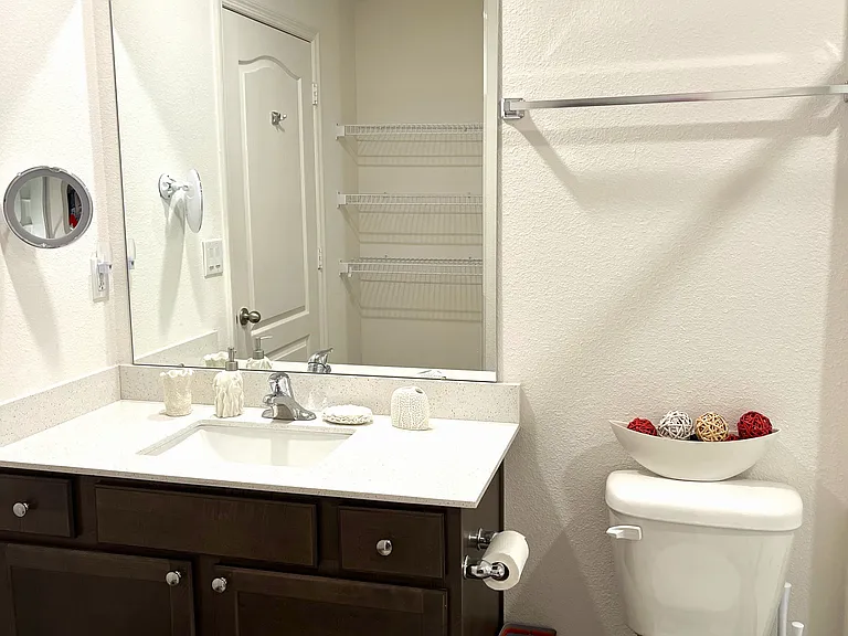 37 Rickenbacker Dr — Photo 17