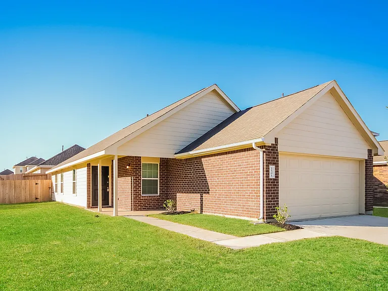 2501 Grayling Dr — Photo 3