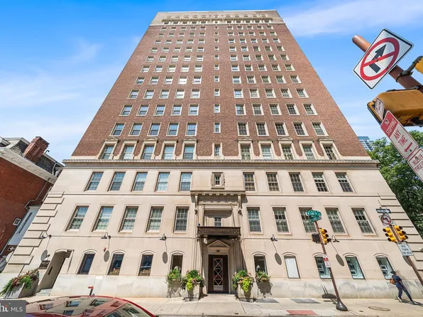 250 S 18th St APT 1502, Philadelphia, PA 19103