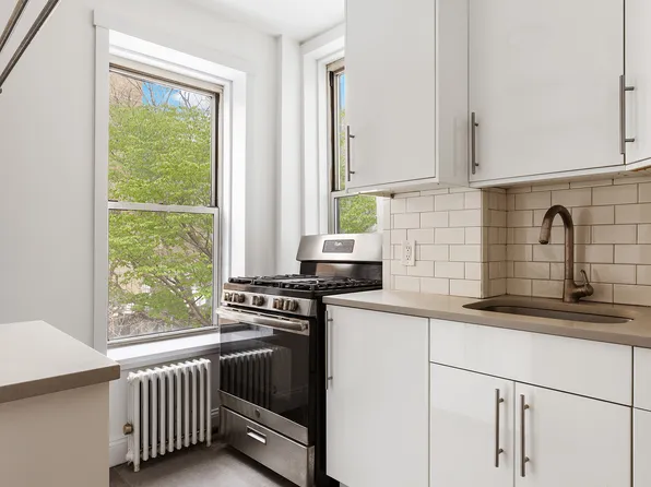 626 East 14th Street 11/12 image 2 of 7