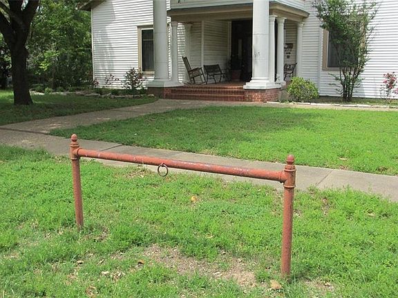 5th image of 317 Corsicana St