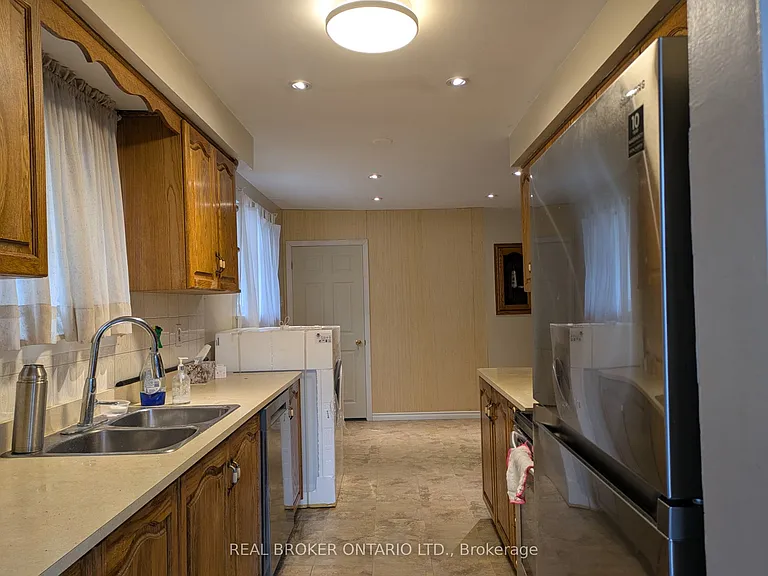 3364 Cedar Creek Dr — Photo 3