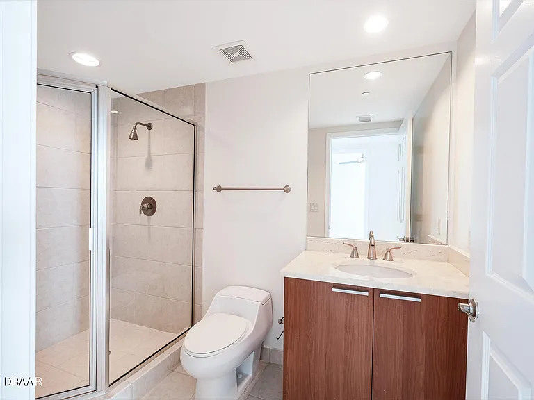 241 Riverside Dr #1006 — Photo 31