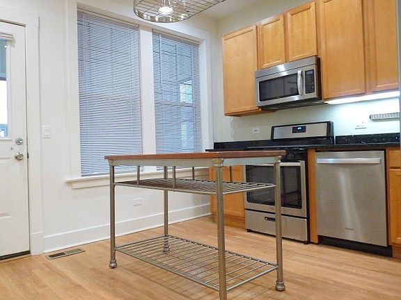3rd image of 2153 N Campbell Ave #1N