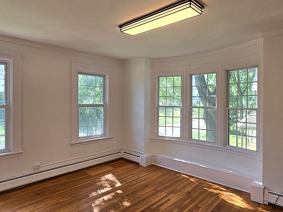 4th image of 221 Broadway APT 3