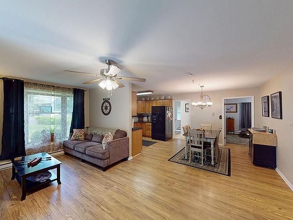 4th image of 327 Rock Oak Rd