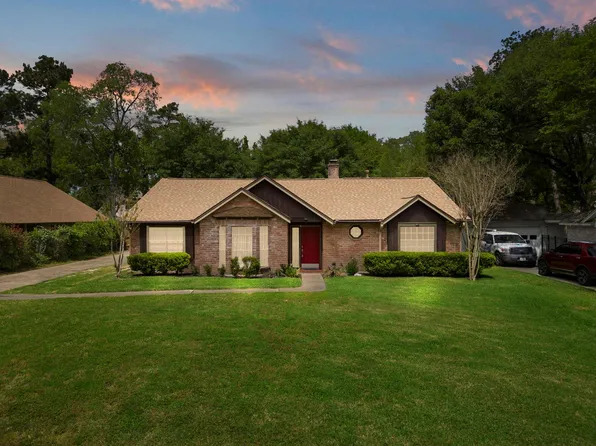 8218 Camborne Ln, Houston, TX 77070