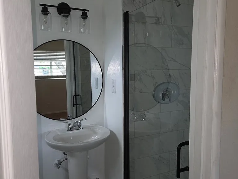 8409 Topanga Canyon Blvd — Photo 12