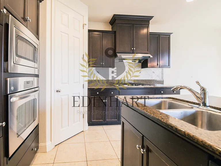 3952 Serena Ave — Photo 7