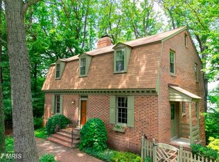 5301 Neville Ct, Alexandria, VA 22310