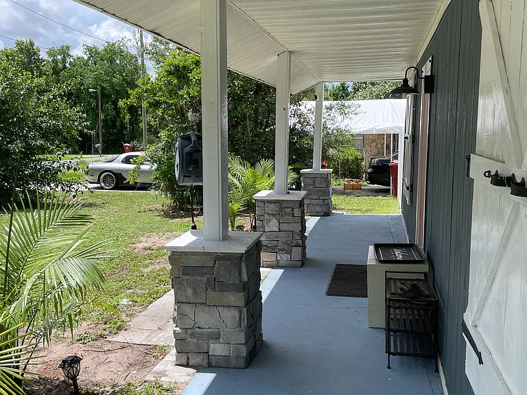 front porch stacked stone columns