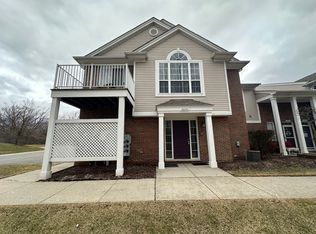 16250 Grandview Dr, Macomb, MI 48044