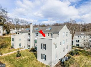810 S Arlington Mill Dr APT 302, Arlington, VA