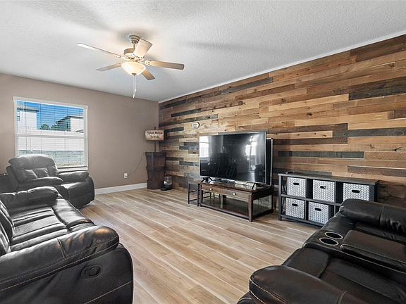 4th image of 6601 Rainbow Springs Ln