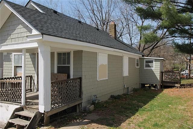 2nd image of 5512 E 27th St