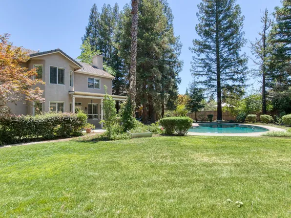 10340 N Sinclair Cir, Fresno, CA 93730