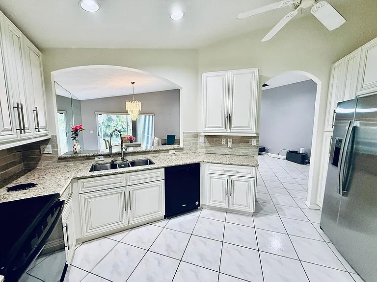 10921 Royal Caribbean Cir #10921 — Photo 19