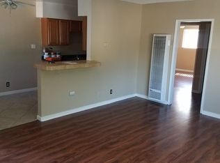 2216 W Wardlow Rd APT 4, Long Beach, CA 90810